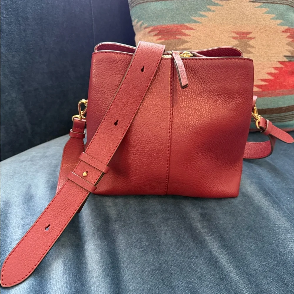 Radley London Burgundy Leather Dukes Place Medium Compartment Bucket Bag - Picture 3 of 10